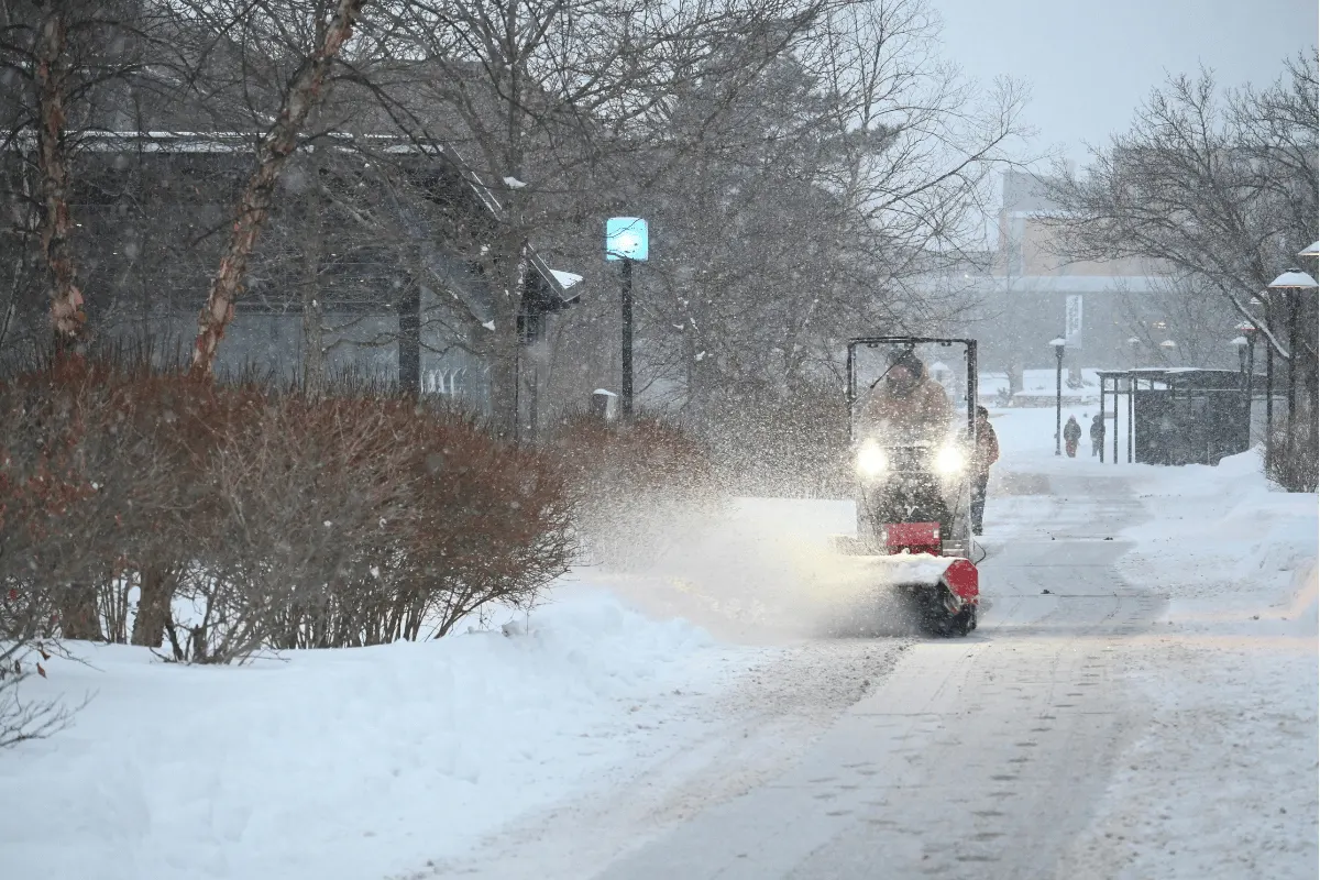 Residential driveway snow clearing service