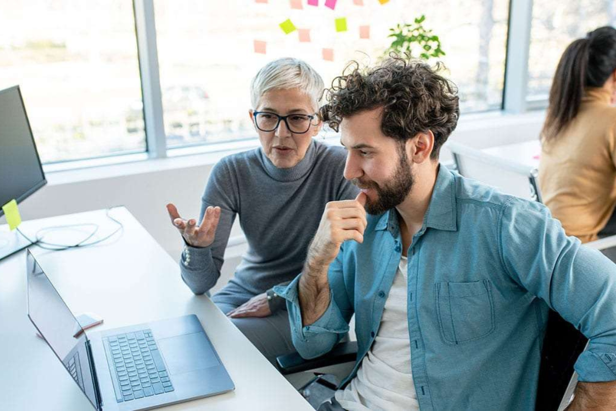 Customer choosing business